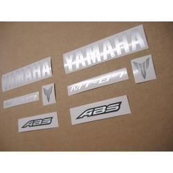 YAMAHA MT-07 YEAR 2016 BLACK AUTOCOLLANT (Produit compatible)